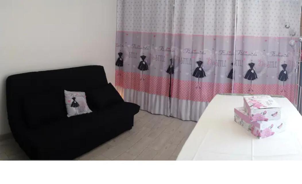 Chambre Ol Stadium Decines-Charpieu Luaran gambar